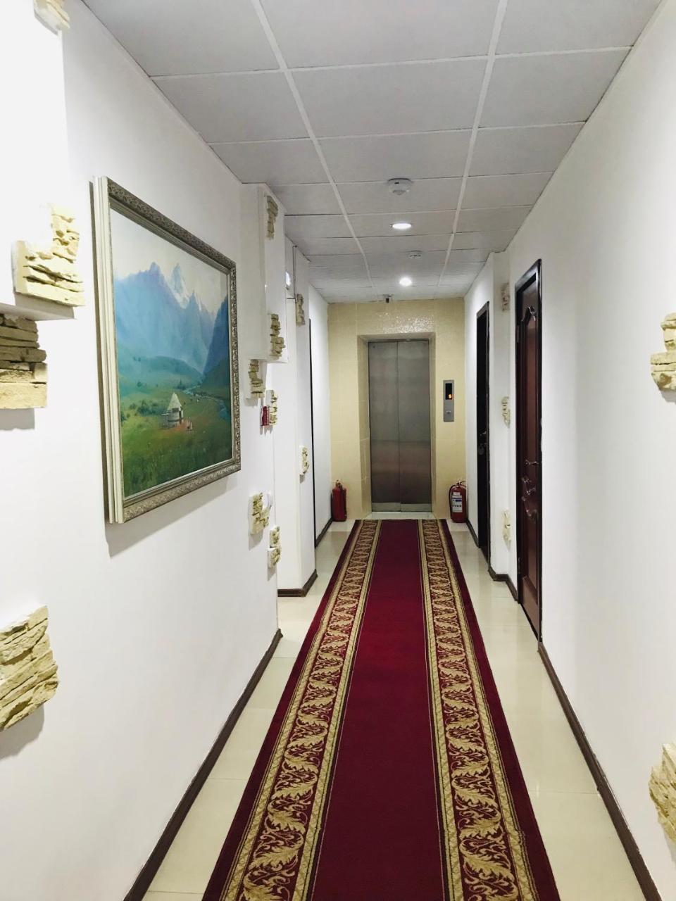 Altyn-Adam Hotel Asztana Kültér fotó